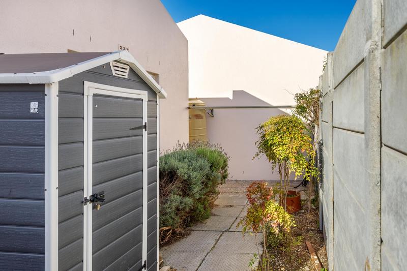 To Let 3 Bedroom Property for Rent in Pinelands Western Cape